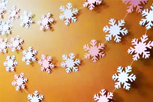 幼儿园吊饰手工制作教程：雪花吊饰