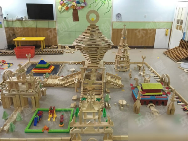 幼儿园户外环创建构游戏图片