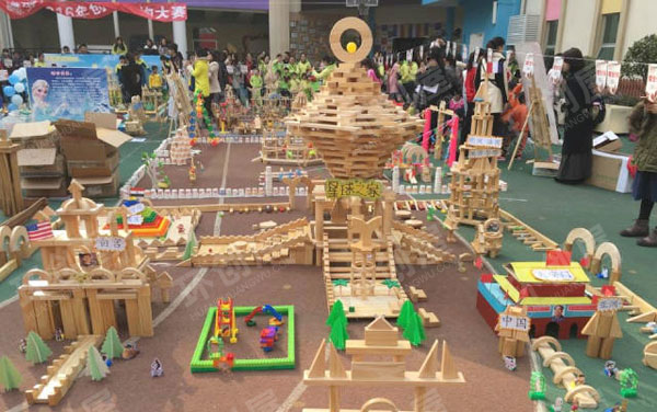 幼儿园户外环创建构游戏图片