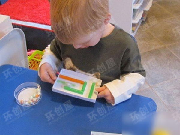 幼儿园益智区DIY小迷宫图片