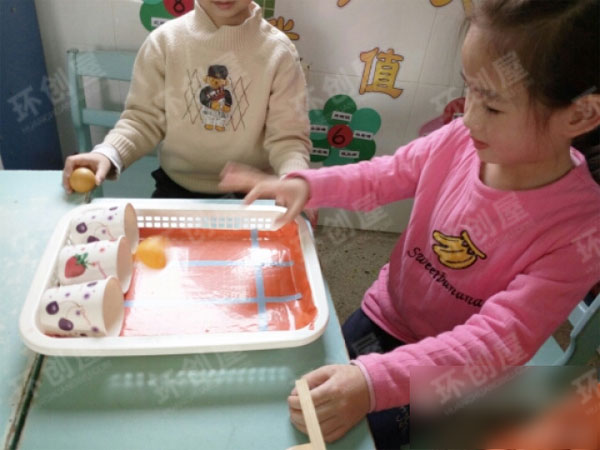 小班纸杯乒乓球手工玩具图片