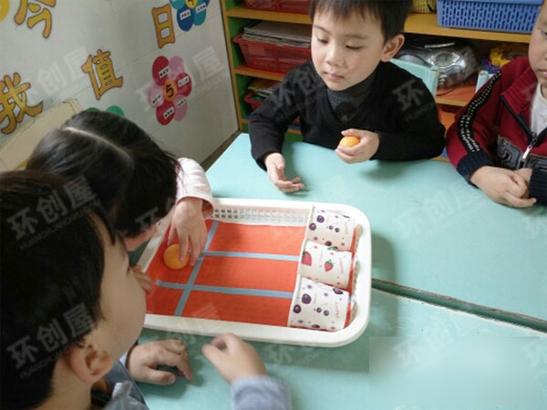 小班纸杯乒乓球手工玩具图片