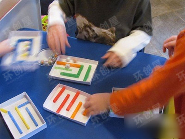 幼儿园益智区DIY小迷宫图片
