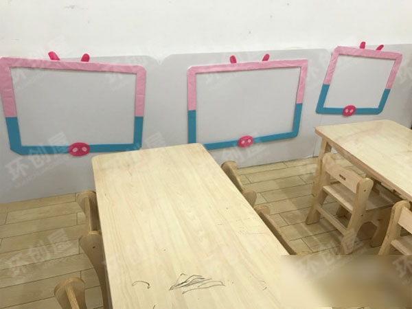 幼儿园小猪佩奇的墙面布置图片