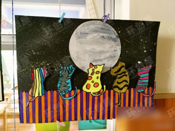 幼儿园走廊门窗美术作品展图片