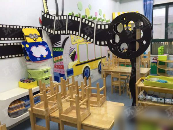 幼儿园卡通环创小黄人主题图片