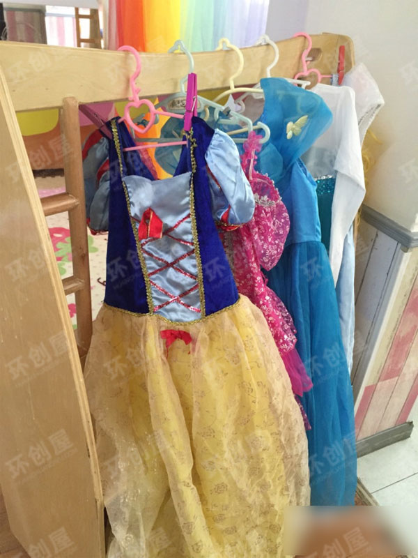 幼儿园表演区小舞台角色游戏图片