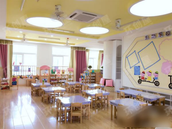 幼儿园小猪佩奇主题环创图片