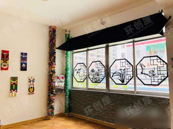 幼儿园窗户花格环创图片