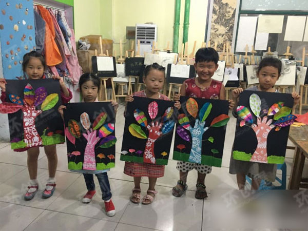 幼儿园树叶创意画图片彩色树叶