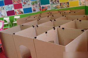幼儿园构建区纸箱迷宫图片