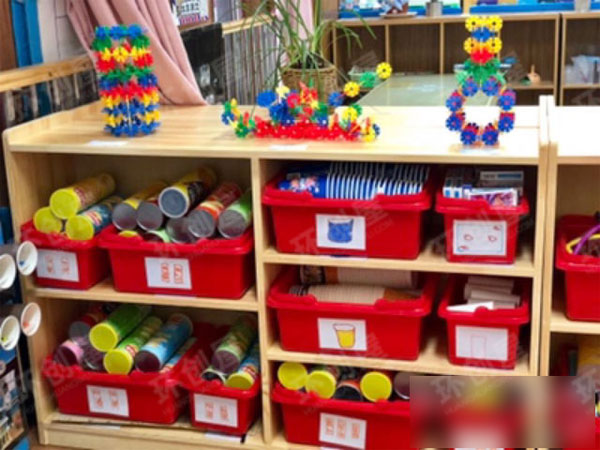 幼儿园建构区投放材料图片