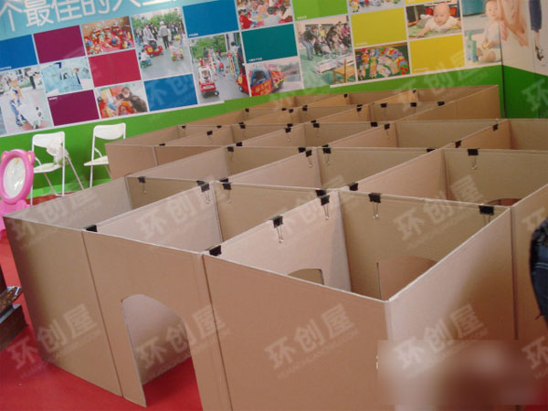 幼儿园构建区纸箱迷宫图片