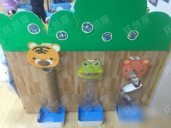 小班娃娃家区角布置图片