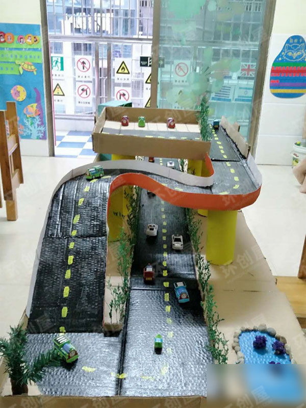 幼儿园建构区停车场图片