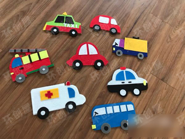 幼儿园玩具区环创图片汽车