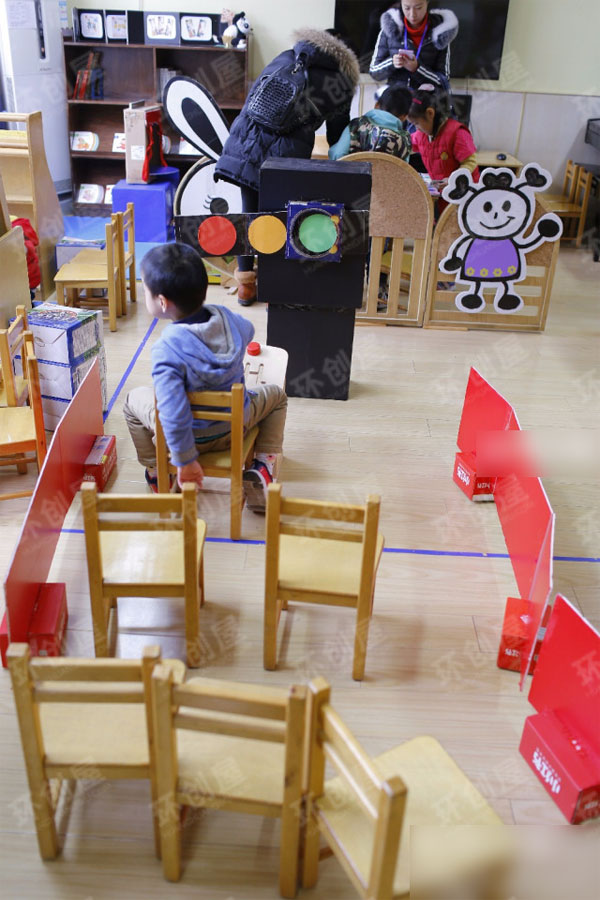 幼儿园角色游戏小司机图片