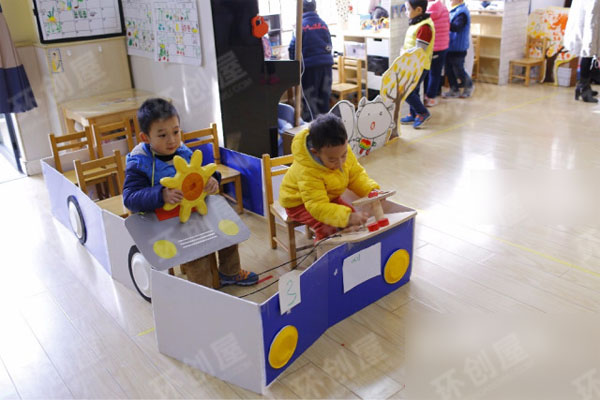 幼儿园角色游戏小司机图片