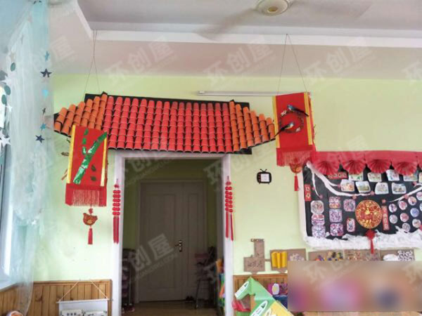 幼儿园走廊门窗喜气洋洋贺新年图片
