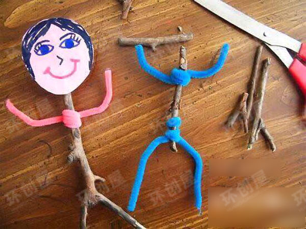 幼儿园美工区树枝毛根小人图片