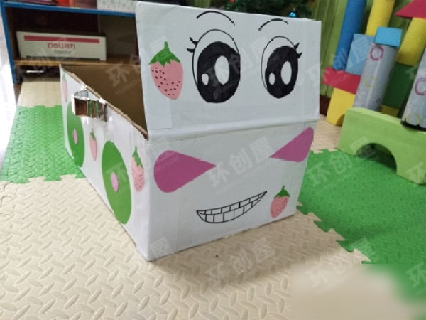 幼儿园可爱的小汽车图片