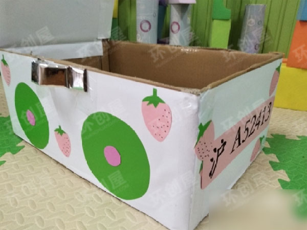 幼儿园可爱的小汽车图片