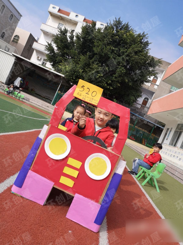 幼儿园角色区公共汽车司机图片