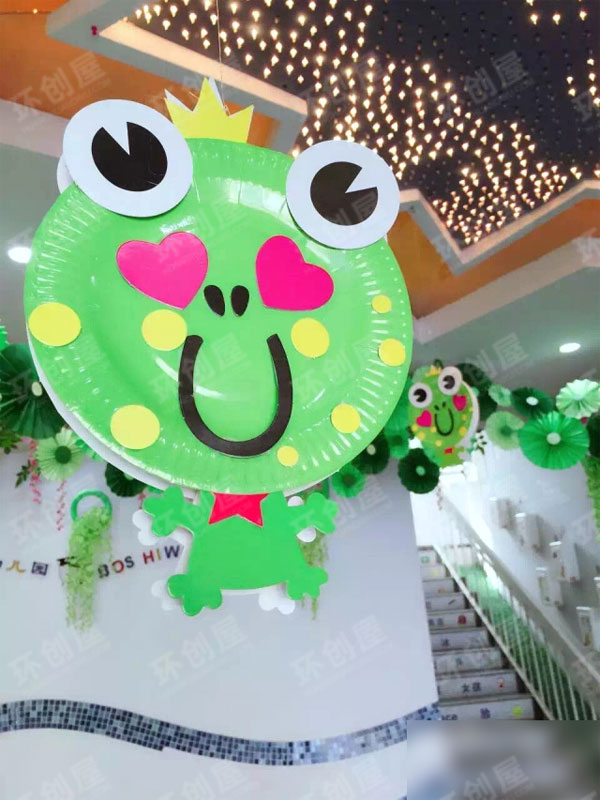 幼儿园春天的门厅图片
