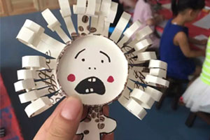 幼儿园纸杯小人手工图片8张