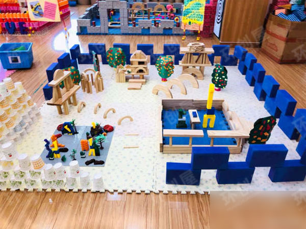 幼儿园绘本故事场景建构竞赛图片
