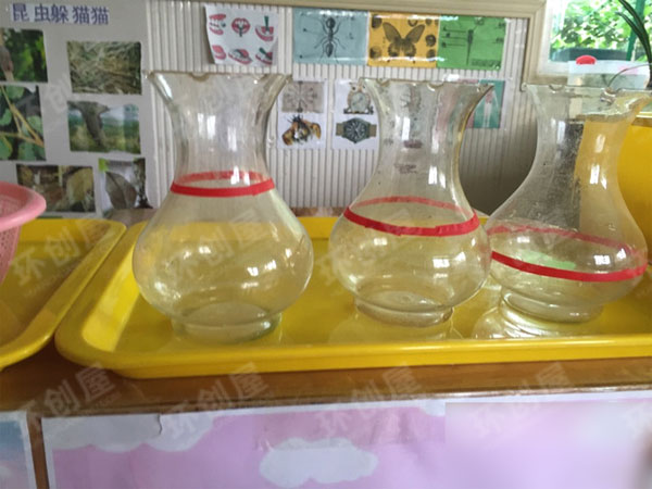 幼儿园区角环创科学区域乌鸦喝水图片