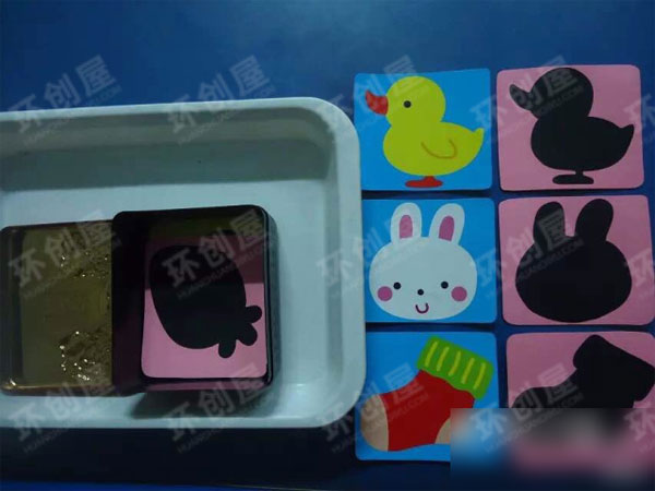 小班益智区和数学区的操作材料图片