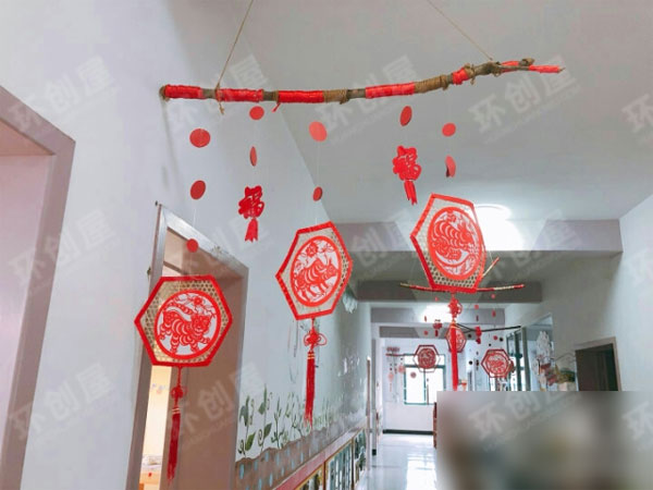 幼儿园过新年整体环创图片