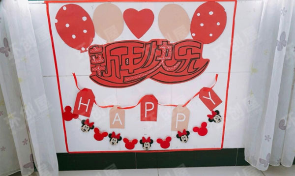 幼儿园过新年整体环创图片
