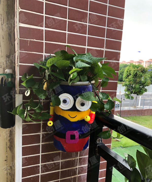 幼儿园户外植物角废物利用瓶瓶罐罐图片