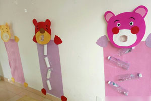 幼儿园科学区小球落地图片2张