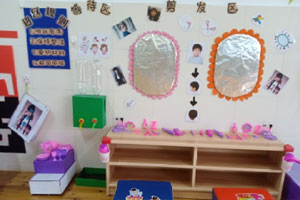 幼儿园角色区理发店废物利用图片6张
