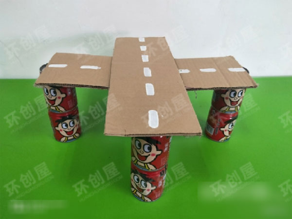 幼儿园建构区废物利用搭建方法图片