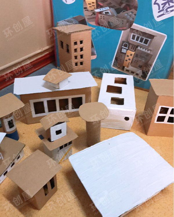 幼儿园建构区纸盒的利用图片