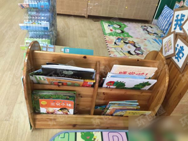幼儿园阅读区图书角图片