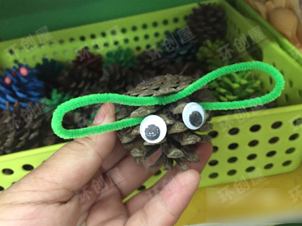 幼儿园废物利用美工区环创图片