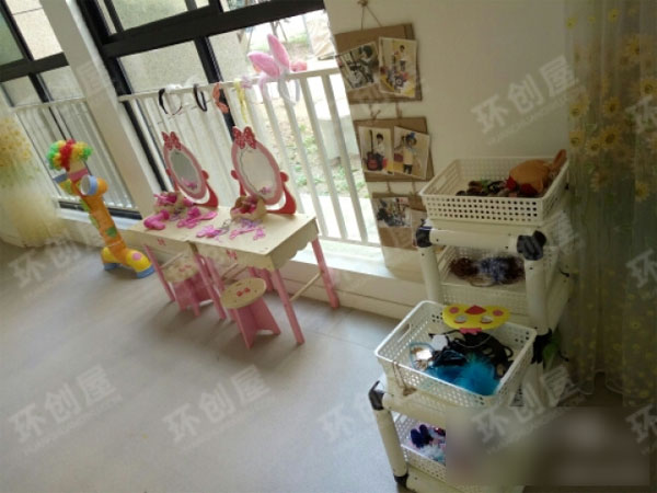 幼儿园表演区废物利用作品图片