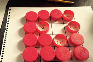 幼儿园益智区环创数字棋图片7张