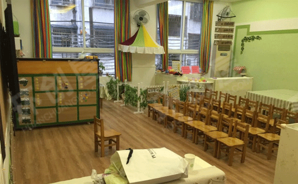 幼儿园教室布局家园联系栏图片