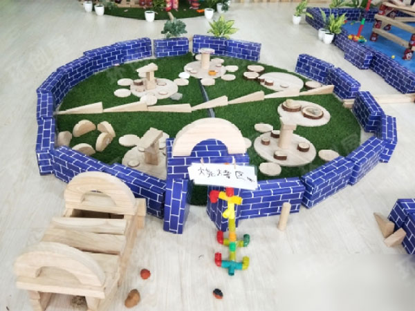 幼儿园建构区大型建构场设计布置图片