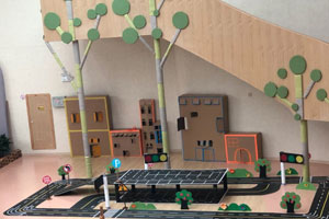 幼儿园建构区马路搭建图片3张