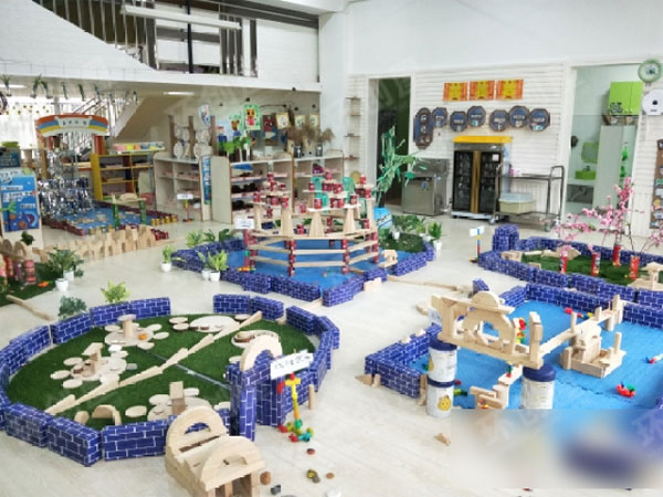 幼儿园建构区大型建构场设计布置图片