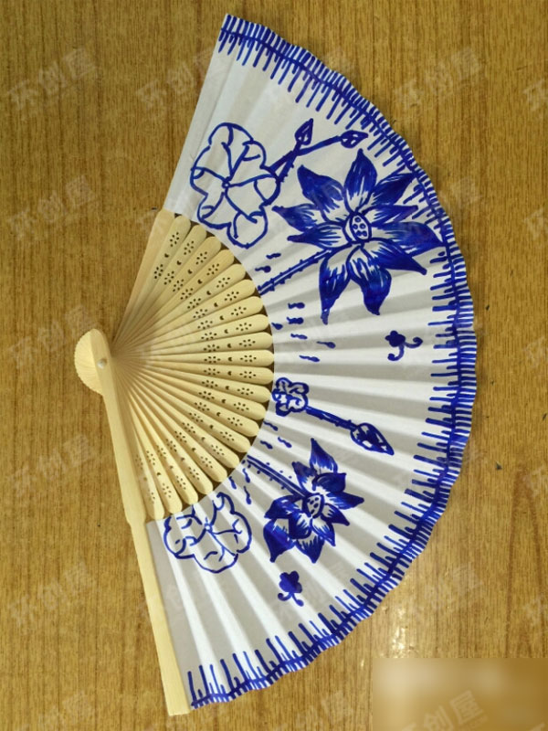 幼儿园青花瓷扇子画作品展示图片