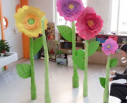 幼儿园春天的花儿整体环创图片