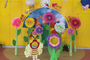 幼儿园春天的花儿整体环创图片4张